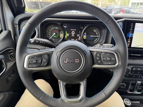 Used 2024 Jeep Wrangler High Altitude AWD/4WD image 3