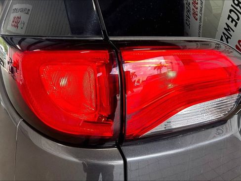 Used 2023 Chrysler Voyager LX FWD image 19