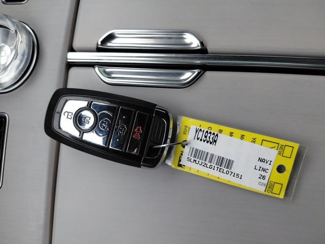 Used 2026 Lincoln Navigator Reserve w/ Jet Appearance Package AWD/4WD image 39