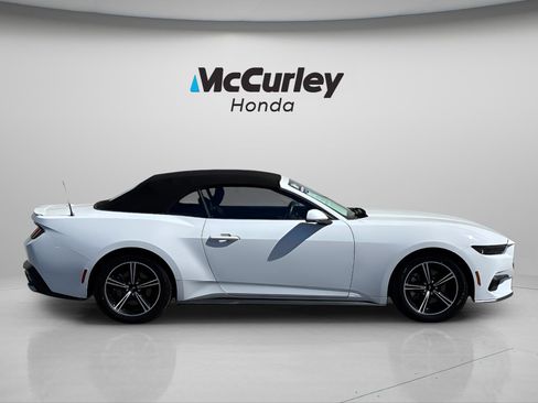 Used 2025 Ford Mustang Premium RWD image 2