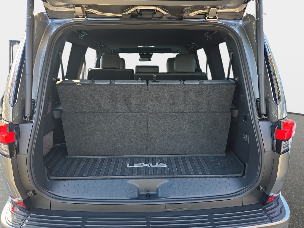Certified 2024 Lexus GX 550 w/ Cold Area Package AWD/4WD image 13