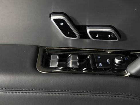 Used 2025 Land Rover Range Rover Sport Dynamic SE AWD/4WD image 15