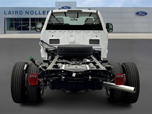 New 2026 Ford F350 XL w/ XL Chrome Package image 4