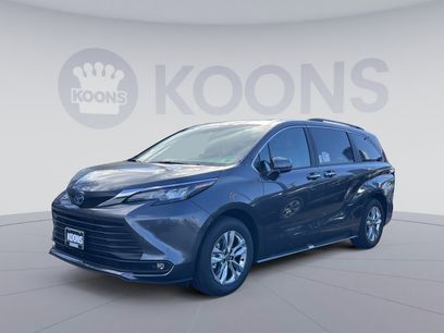 New 2025 Toyota Sienna XLE
