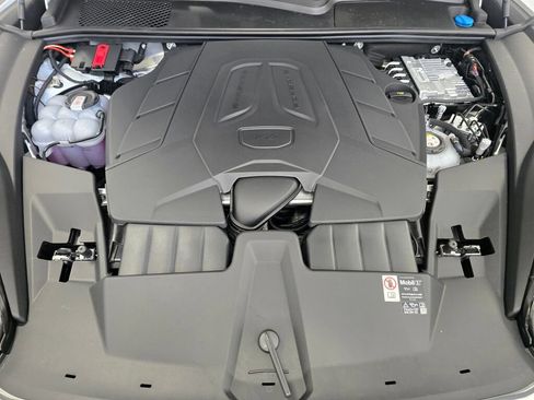 Certified 2025 Porsche Cayenne E-Hybrid Coupe AWD/4WD image 12