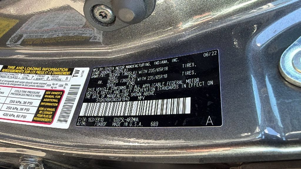 Used 2022 Toyota Highlander XLE AWD/4WD image 30