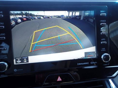 Used 2021 Toyota Venza XLE image 19