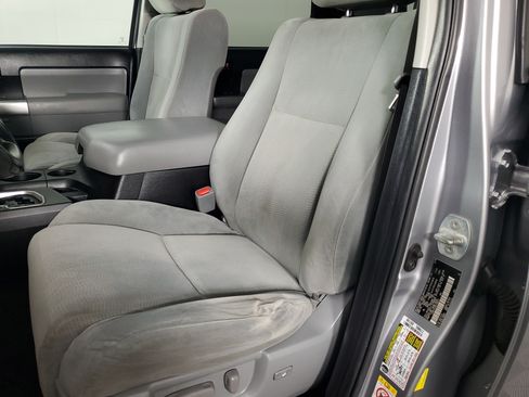 Used 2019 Toyota Sequoia SR5 AWD/4WD image 12