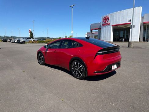 Used 2024 Toyota Prius Prime FWD image 9