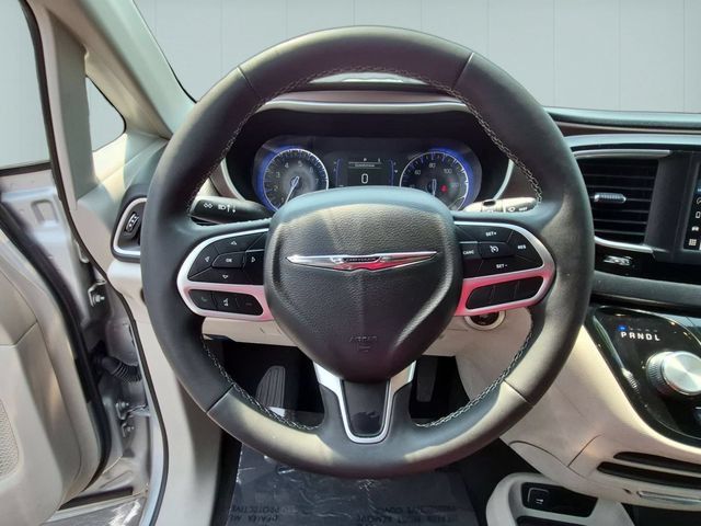 Used 2024 Chrysler Voyager LX FWD image 17