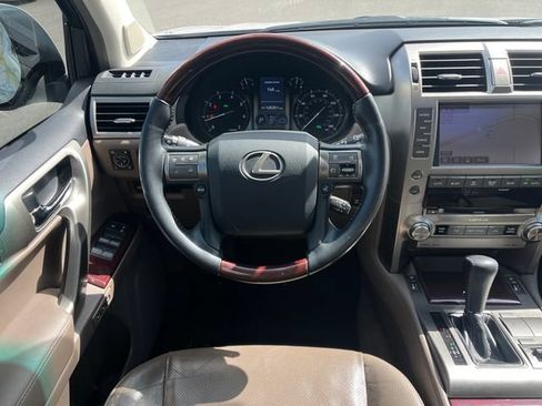 Used 2015 Lexus GX 460 w/ Premium Package AWD/4WD image 19
