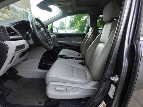 Used 2023 Honda Odyssey EX-L image 12