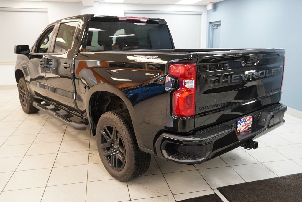 Used 2023 Chevrolet Silverado 1500 Custom Trail Boss w/ 2.7L Blackout Package AWD/4WD image 9