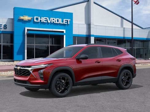 New 2026 Chevrolet Trax LT image 2