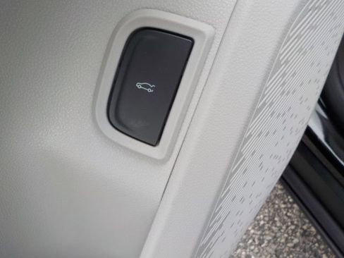 New 2026 GMC Terrain Denali w/ LPO, Black Badging Package AWD/4WD image 11