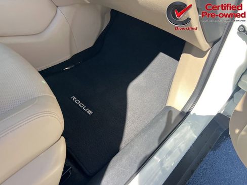 Used 2020 Nissan Rogue SL FWD image 35