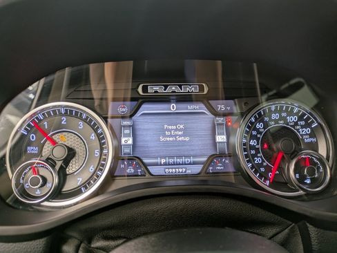 Used 2019 RAM 1500 Laramie image 15