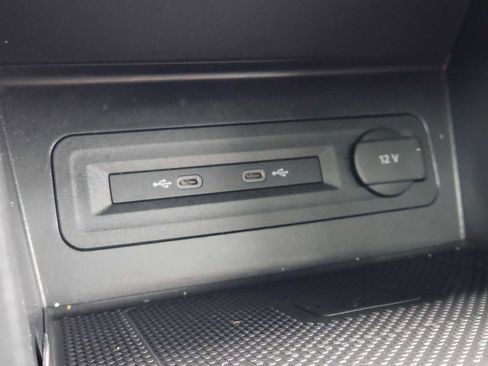Used 2022 Volkswagen Atlas Cross Sport SEL R-Line AWD/4WD image 19