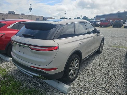 Used 2022 Lincoln Corsair FWD w/ Premium Package image 7