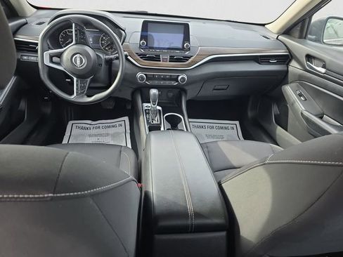 Used 2024 Nissan Altima 2.5 SV image 10