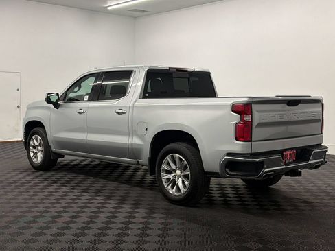 Used 2022 Chevrolet Silverado 1500 LTZ w/ Z71 Off-Road Package AWD/4WD image 3