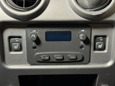 Used 2004 HUMMER H2 w/ Preferred Equipment Group AWD/4WD image 2