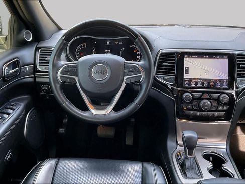 Used 2020 Jeep Grand Cherokee Overland AWD/4WD image 6
