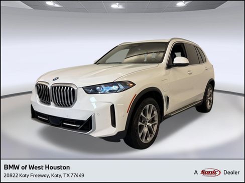 Used 2025 BMW X5 xDrive50e AWD/4WD image 1