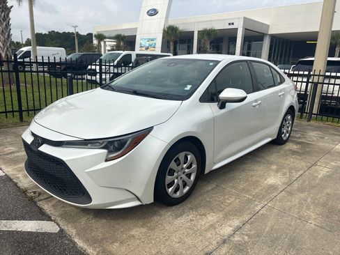 Used 2022 Toyota Corolla LE FWD image 14