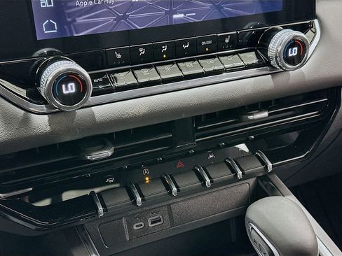 New 2026 GMC Canyon Elevation w/ Convenience Package image 16