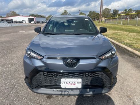 Used 2023 Toyota Corolla Cross S image 2