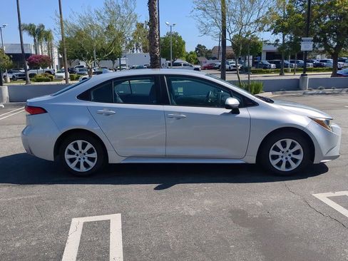 Used 2021 Toyota Corolla LE FWD image 8