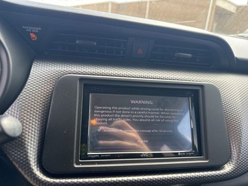 Used 2020 Nissan Kicks S image 14