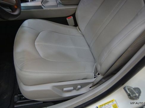 Used 2010 Cadillac CTS Wagon image 19