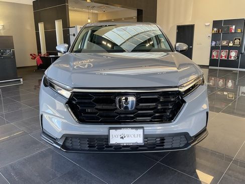 Used 2024 Honda CR-V EX image 2