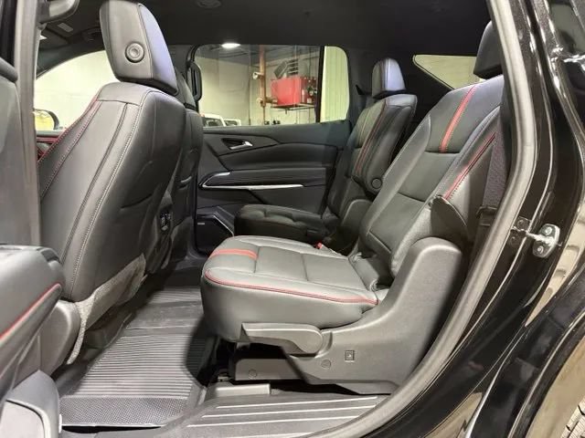 New 2027 Chevrolet Traverse RS w/ LPO, Floor Liner Package AWD/4WD image 21