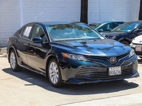 Certified 2020 Toyota Camry LE FWD image 3
