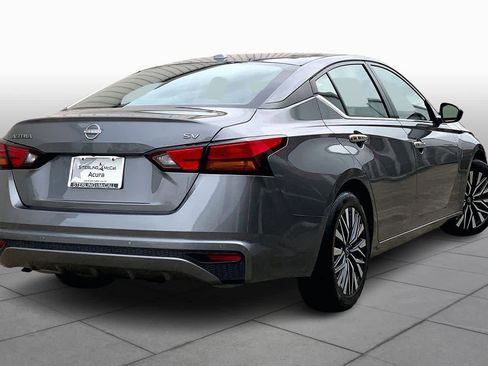 Used 2024 Nissan Altima 2.5 SV image 12