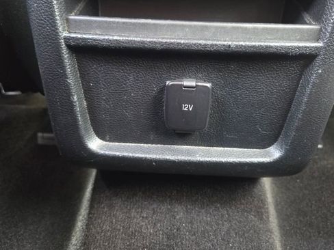 Used 2019 Ford Edge SE FWD image 19