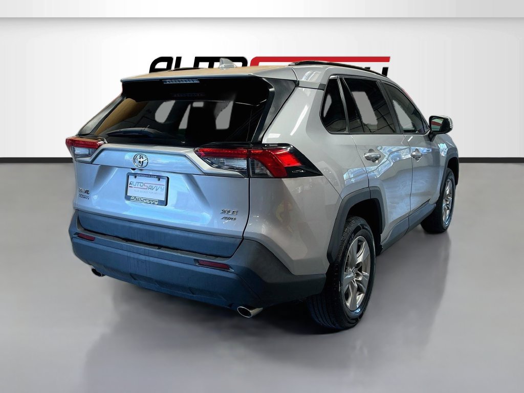 Used 2024 Toyota RAV4 XLE AWD/4WD image 7