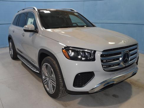 New 2026 Mercedes-Benz GLS 450 4MATIC image 1
