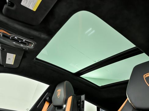 Used 2023 Lamborghini Urus S image 24