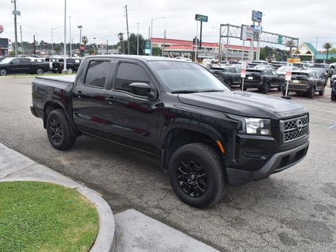 Used 2022 Nissan Frontier SV w/ Technology Package AWD/4WD image 14