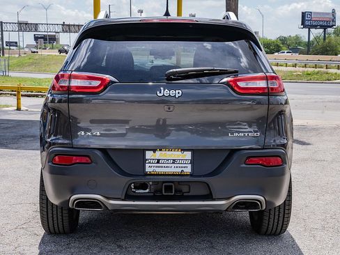 Used 2016 Jeep Cherokee Limited w/ Luxury Group image 6