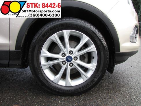 Used 2017 Ford Escape SE image 25