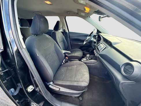 Used 2021 Nissan Kicks S image 27