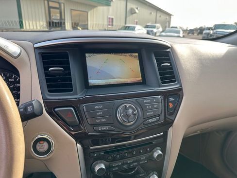 Used 2015 Nissan Pathfinder SL w/ Trailer Tow Package image 17