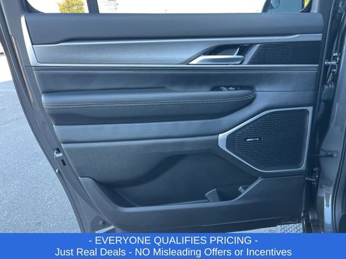 New 2025 Jeep Wagoneer L Series II image 23