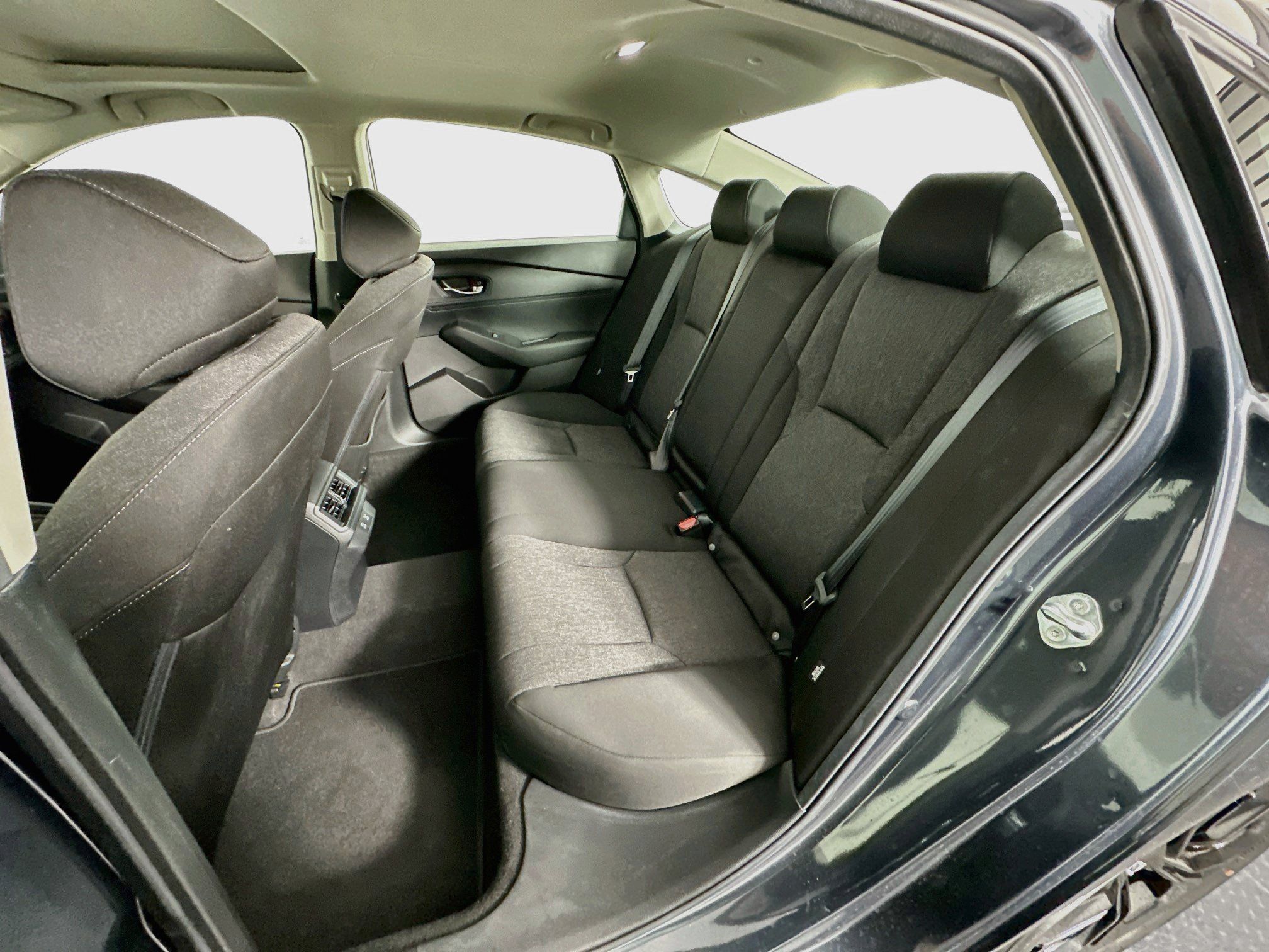 Used 2025 Honda Accord SE image 25