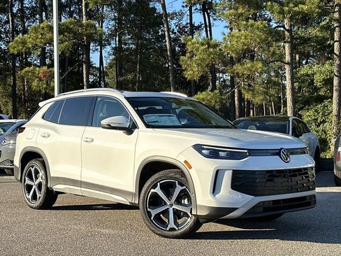 New 2026 Volkswagen Tiguan SE AWD/4WD image 1